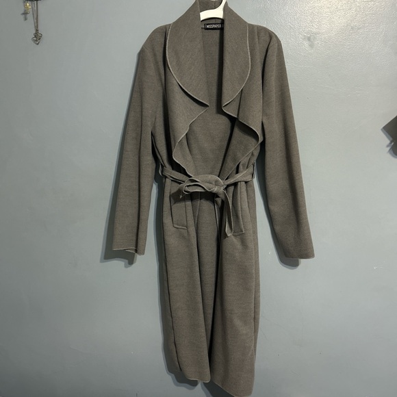 Jackets & Blazers - Elegant Gray Thin Wrap Coat